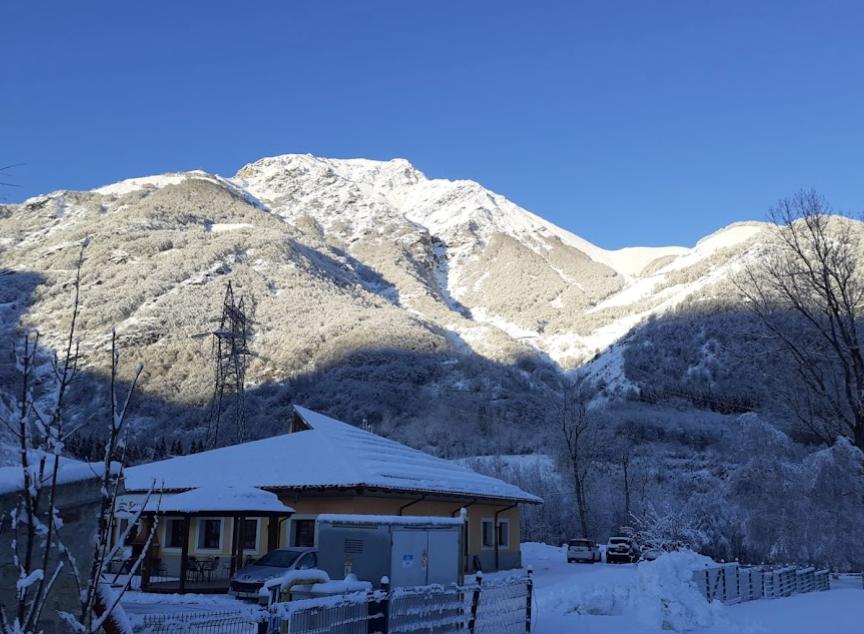 Panorama Entracque neve